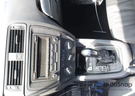 2015 Volkswagen Jetta 1.8T Se z USA, uszkodzony, nr VIN 3VWD17AJ6FM419312